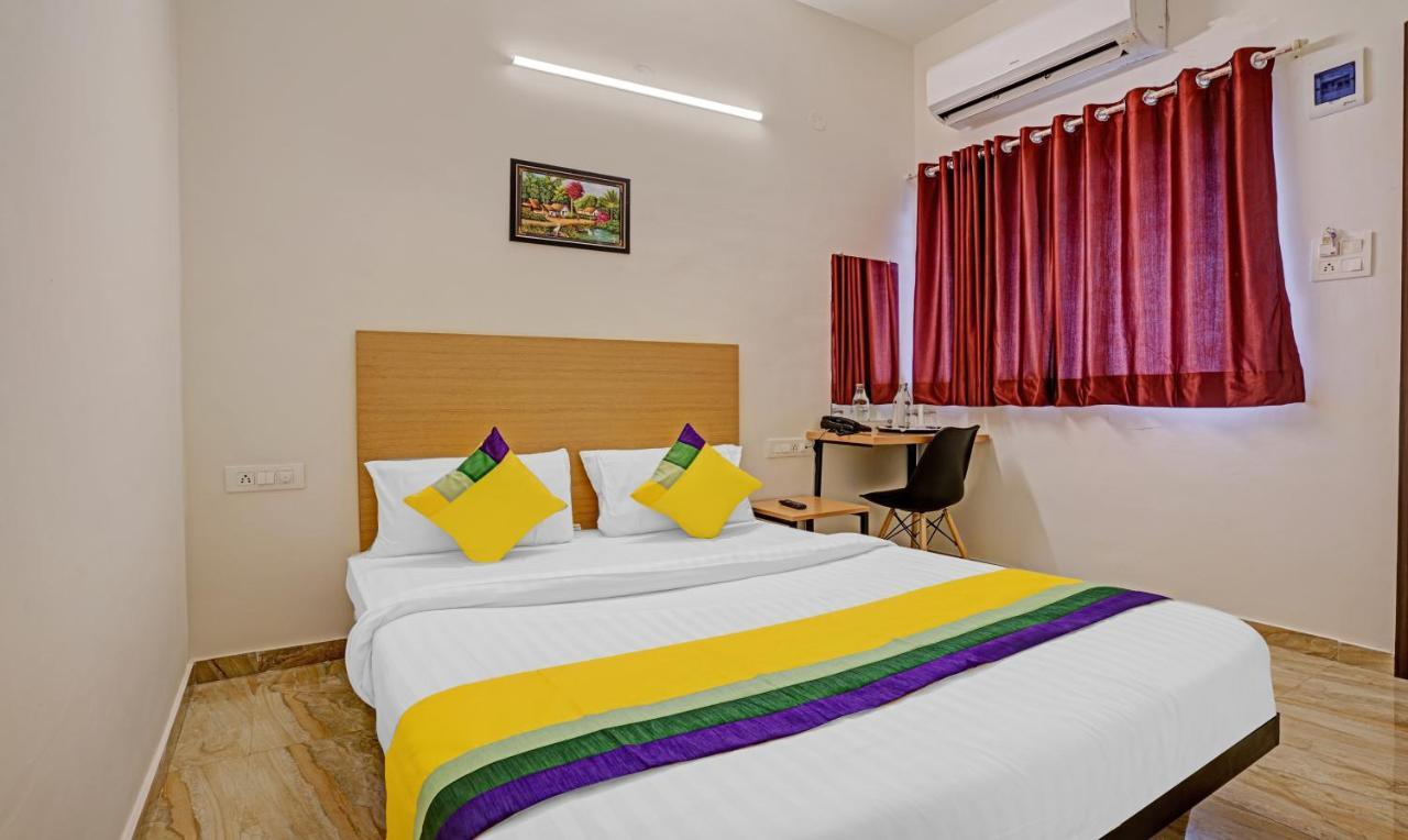 Itsy Hotels Flowers Park Nashik Exterior photo